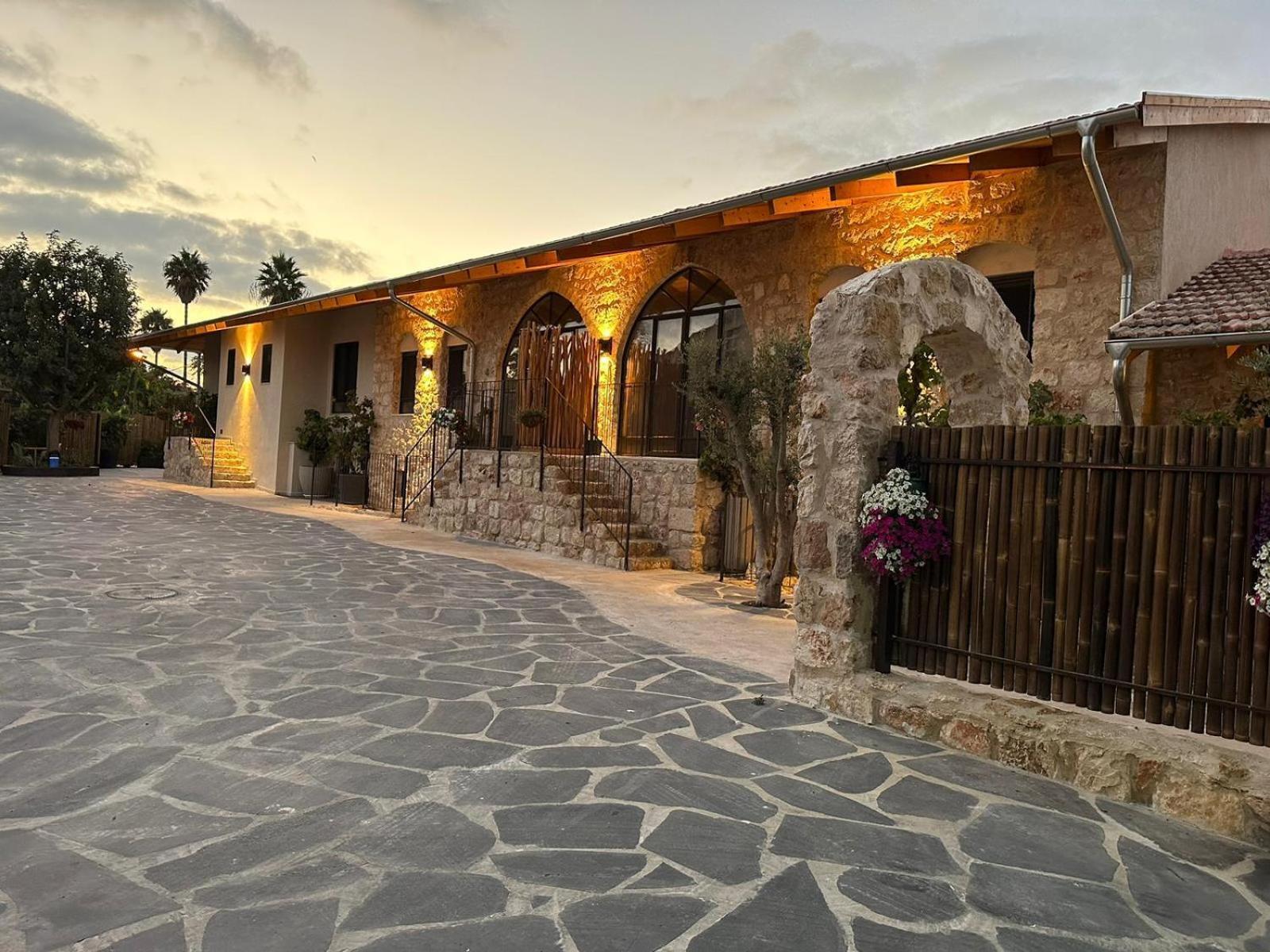 Hagafen Boutique Suites Zichron Ja’akow Exterior foto